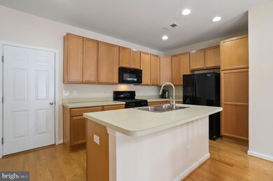 42827 Burrell Square, Ashburn, VA 20147 - photo 7