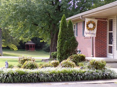 111 Horseshoe Dr, Shelbyville, TN 37160 - photo 2