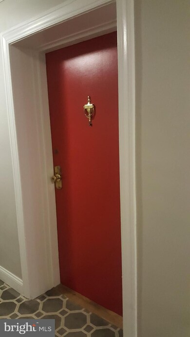 6137 Leesburg Pike unit 507, Falls Church, VA 22041 - photo 5