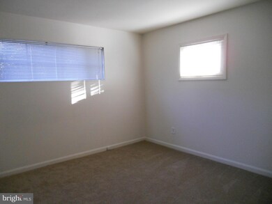 5627 Magnolia Ln, Alexandria, VA 22311 - photo 7