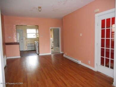 921 E Diamond Ave, Hazleton, PA 18201 - photo 3