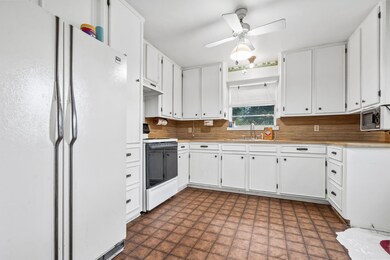 24154 Morgan Cemetery Rd, Cleveland, TX 77328 - photo 7