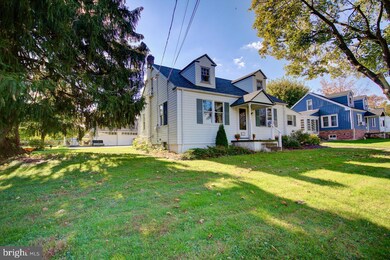 438 Erie Ave, Telford, PA 18969 - photo 3