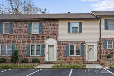 1330 5th St NE unit 196, Hickory, NC 28601 - photo 2