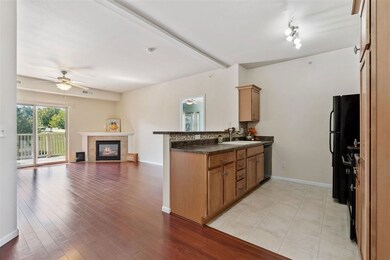 470 N 1st Ave unit 202, Iowa City, IA 52245 - photo 6