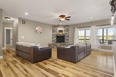 360 Winford Dr, Richmond, KY 40475 - photo 2