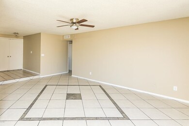 4808 N 77th Dr-5
