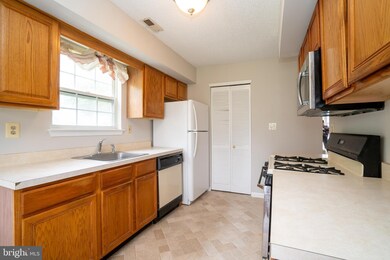 70 Lynnette Ct, Kendall Park, NJ 08824 - photo 7