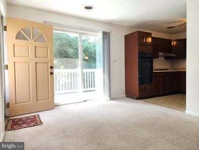 615 Wallerson Rd unit B, Catonsville, MD 21228 - photo 3