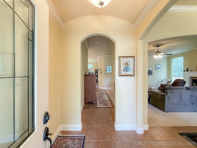 GRAND ENTRYWAY