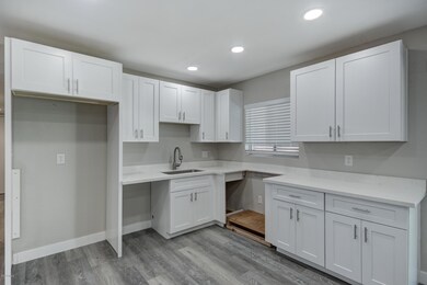 725 N 102nd Pl-14