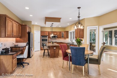 2308 Comstock Ln, Naperville, IL 60564 - photo 7