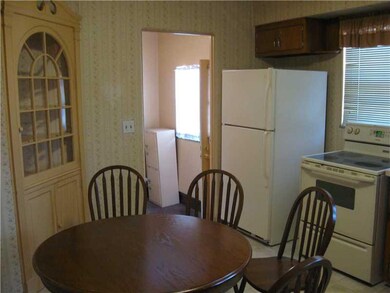 10526 E Edgewood Ave, Indianapolis, IN 46239 - photo 7