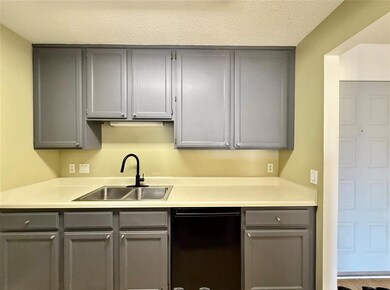 300 Walnut St unit 1505, Des Moines, IA 50309 - photo 5