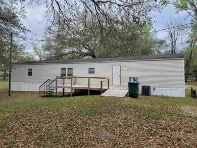 389 Greenlea Cir, Crawfordville, FL 32327 - photo 2