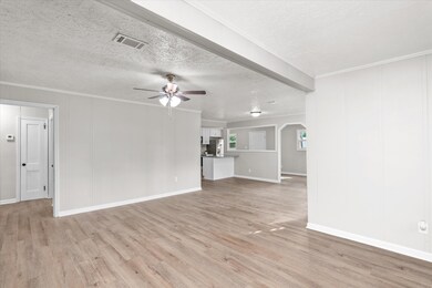 21-P1224836