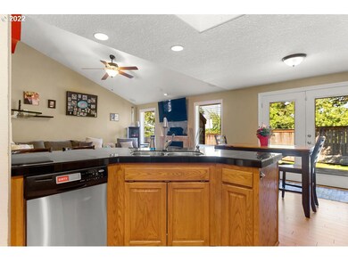 1036 SW Edgefield Ave, Troutdale, OR 97060 - photo 5