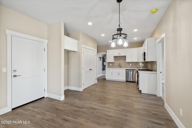 Dining - 2960 Paisley Ln