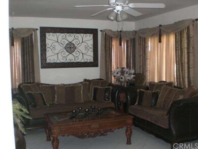 spacious living rooom