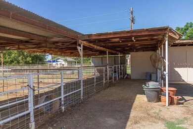 5 Covered Stalls for Horses