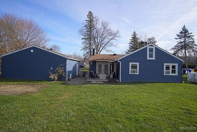 6270 Bear Ridge Rd, Lockport, NY 14094 - photo 4