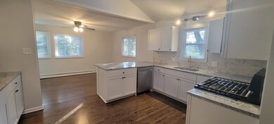 6921 Clarendon Hills Rd, Darien, IL 60561 - photo 4