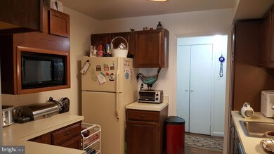 Woodlake Towers unit 502, Falls Church, VA 22044 - photo 6