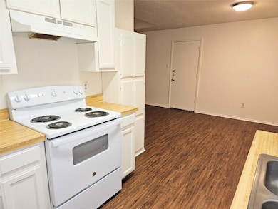 7523 April Ln, North Richland Hills, TX 76182 - photo 6