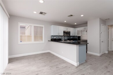 5951 Bristol Crest Ln, Las Vegas, NV 89139 - photo 7