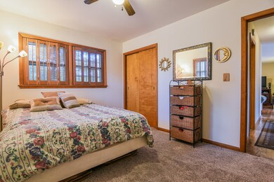 1526 Roanoke Ave, Aurora, IL 60506 - photo 2