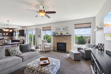 7-web-or-mls-Champlain Dr-007