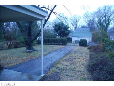 Yard/Garden - Large Fenced back yard with off-street parking