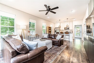 308 Martin Luther King Junior Blvd, Fayetteville, AR 72701 - photo 3