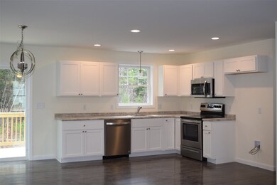 95 Millers Farm Dr unit 15, Rochester, NH 03868 - photo 2