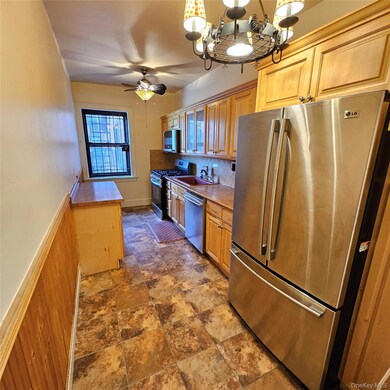 590 E 3rd St unit 2-O, Mount Vernon, NY 10553 - photo 3