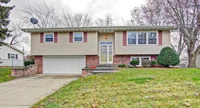 203 Las Olas Dr, Crown Point, IN 46307 - photo 2