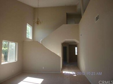 ENTRY/ LIVING ROOM
