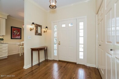 008-Foyer-4720448-small