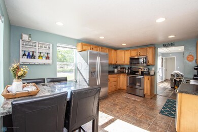 Dining/Kitchen