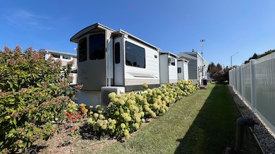 875 E Wells St unit 20, South Haven, MI 49090 - photo 2