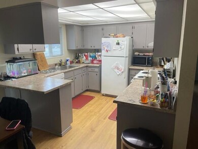 217 NE Savage St, Grants Pass, OR 97526 - photo 2