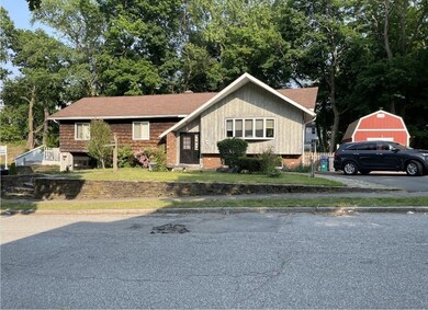 53 Fairfield St, Worcester, MA 01602 - photo 3