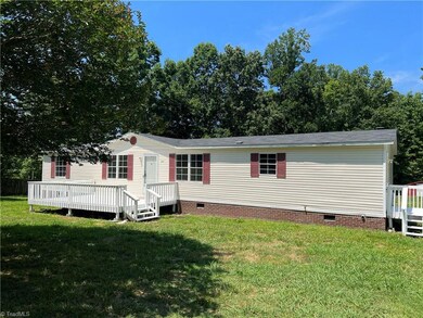 1386 Southmont Dr, Asheboro, NC 27205 - photo 4