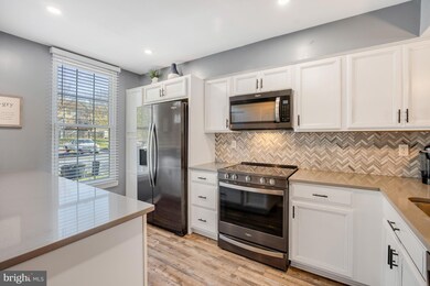 6524 Ducketts Ln, Elkridge, MD 21075 - photo 3