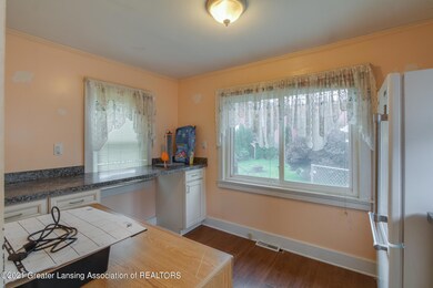 H Mildred Kitchen Nook