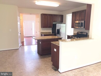 7422 Tottenham Dr, White Plains, MD 20695 - photo 5