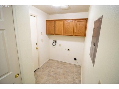 1284 Bramblewood Ln, Eugene, OR 97404 - photo 7