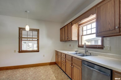 1512 Locust St, Quincy, IL 62301 - photo 6