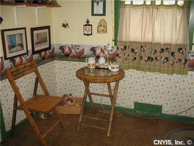 Kitchen Eat in Kitchen  Handicapped counters, appl