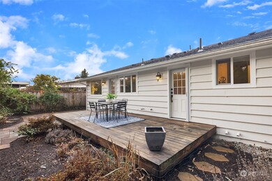 1050 Glen St, Edmonds, WA 98020 - photo 5